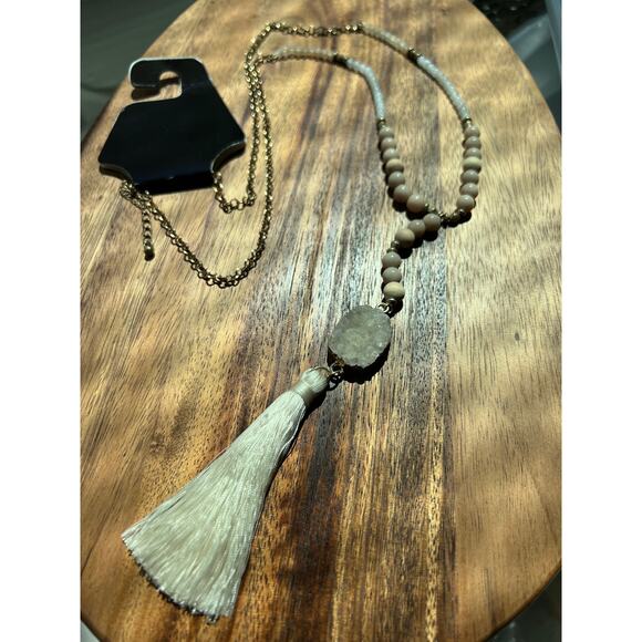23" Long Gold Tone Neutral Stone Bead Tassel Pendant Necklace 3" Extender NEW - Picture 7 of 8